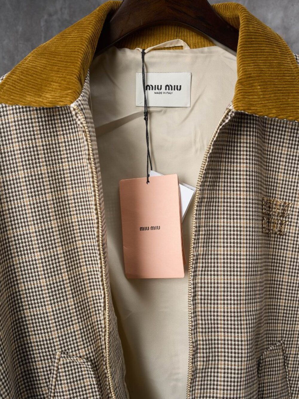 Women’s Miu Miu cropped jacket with a corduroy collar, size S - Picture 7 of 9